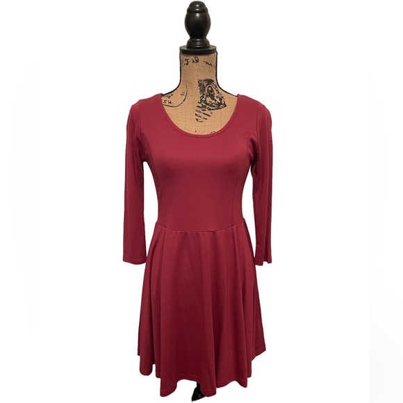 H&M Wine Colored Skater Dress NWT - Picture 1 of 6